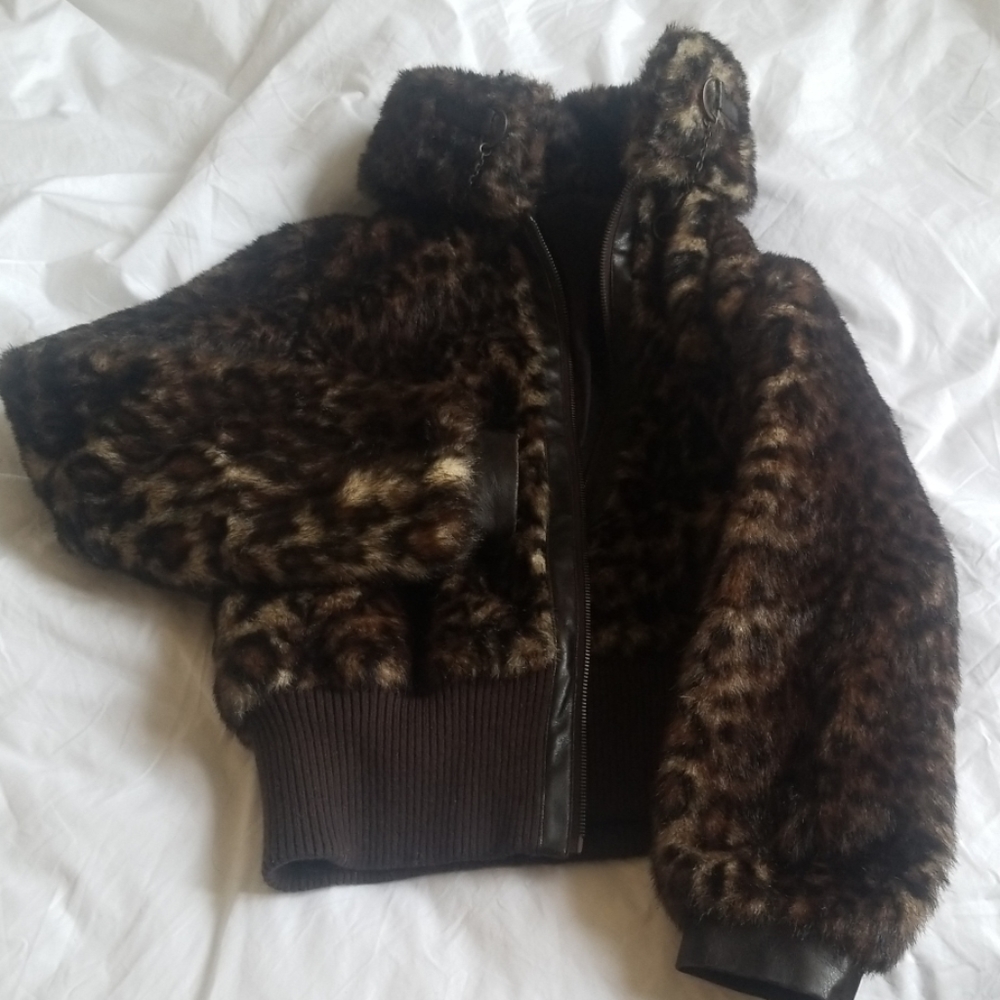 Faux fur leopard print jacket